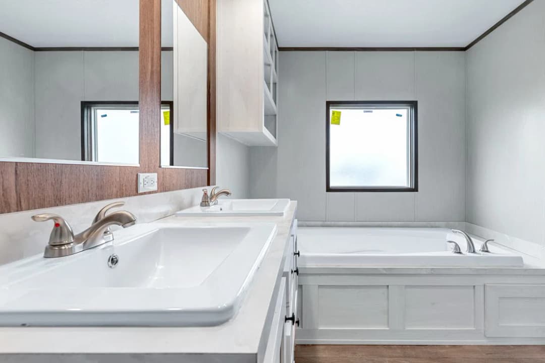 Anniversary 16683b bathroom home features