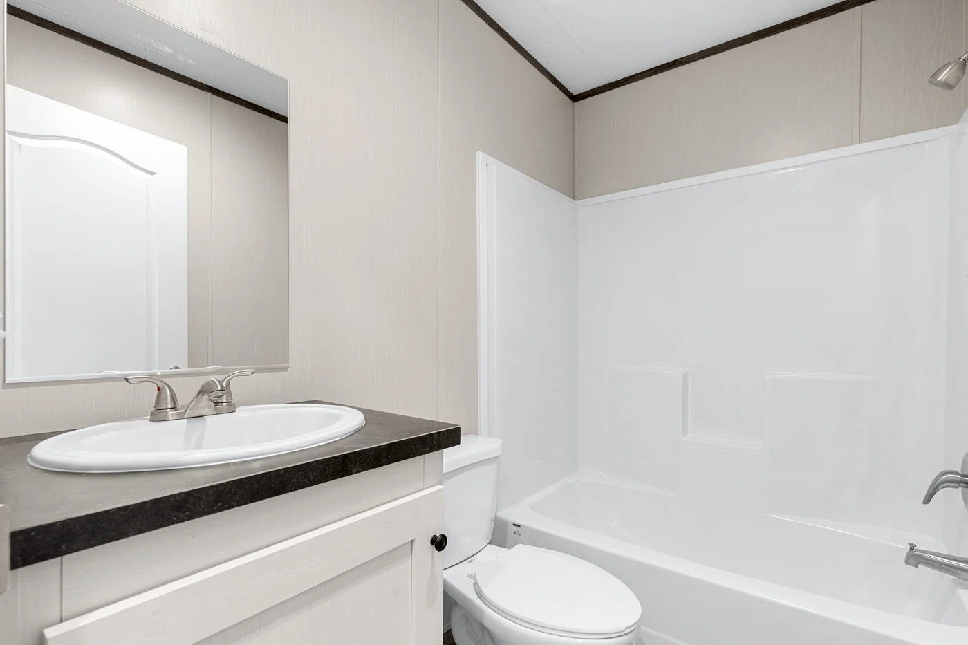 Resolution 16682x bathroom home features