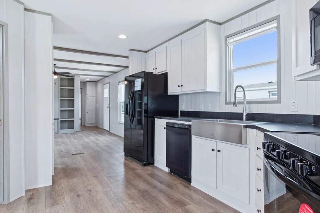 Anniversary 16682f kitchen home features