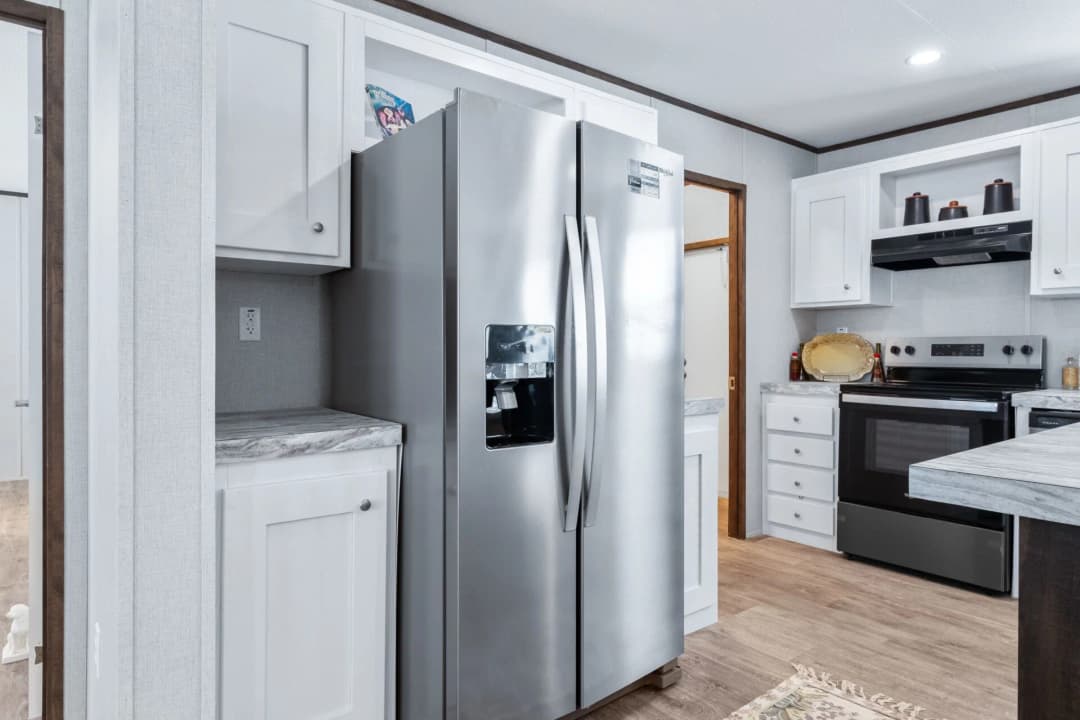 Rosewood kitchen home features
