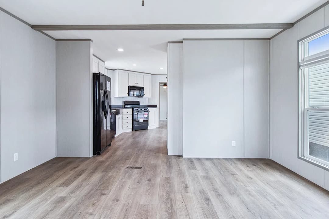 Anniversary 16682f interior home features