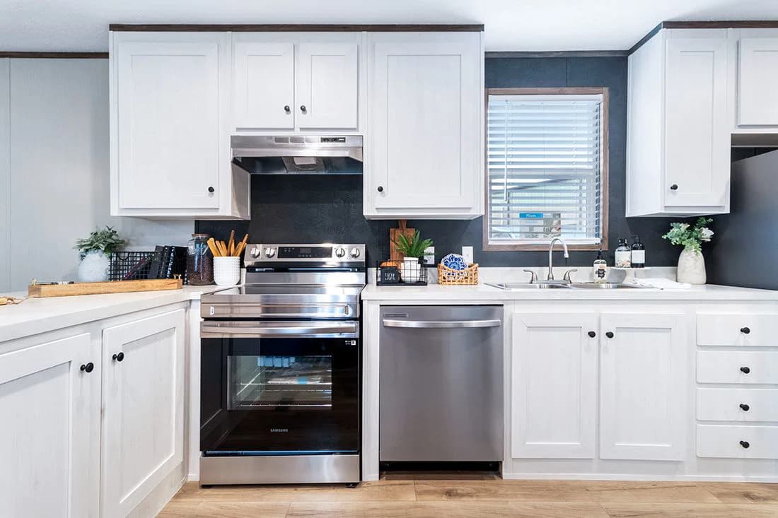 Select 16723a kitchen home features
