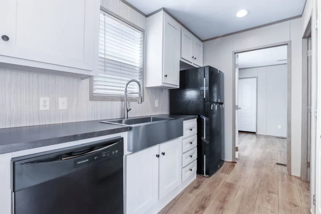 Anniversary 16602a kitchen home features