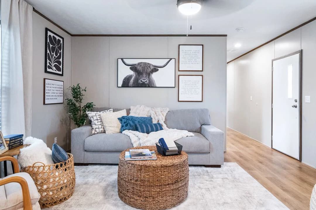 Select 16723a interior home features