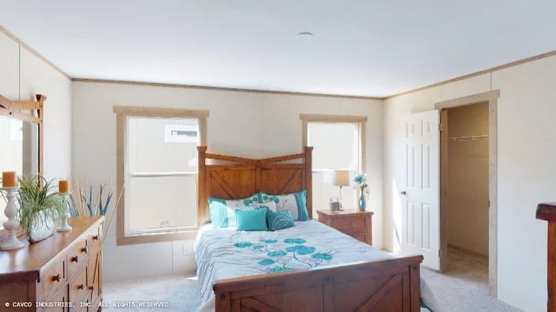 Northface bedroom home features