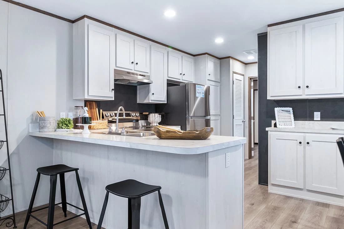 Select 16562a kitchen home features