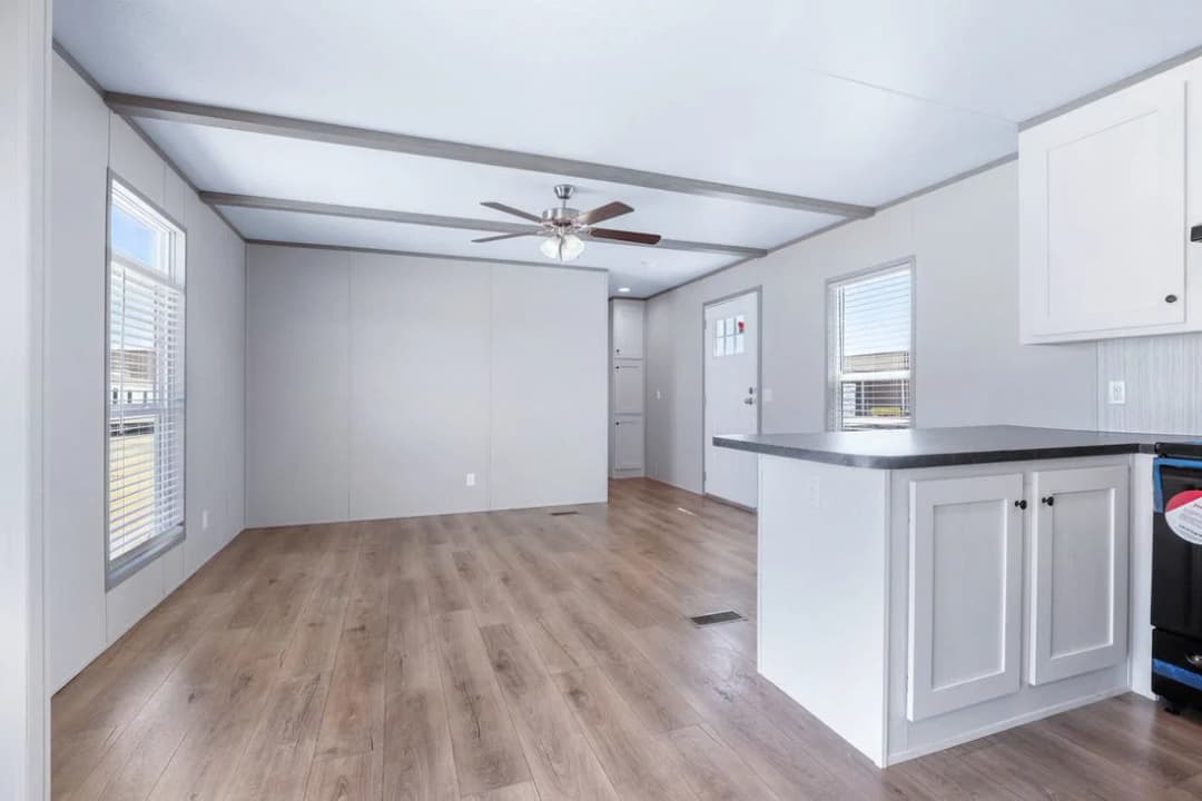 Anniversary 16602a interior home features