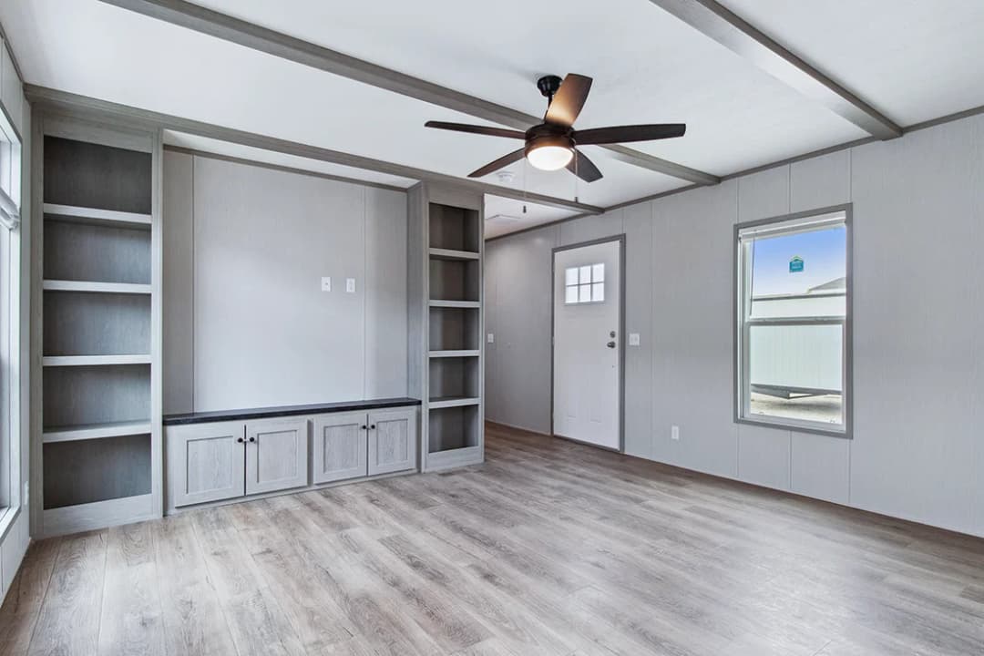 Anniversary 16682f interior home features