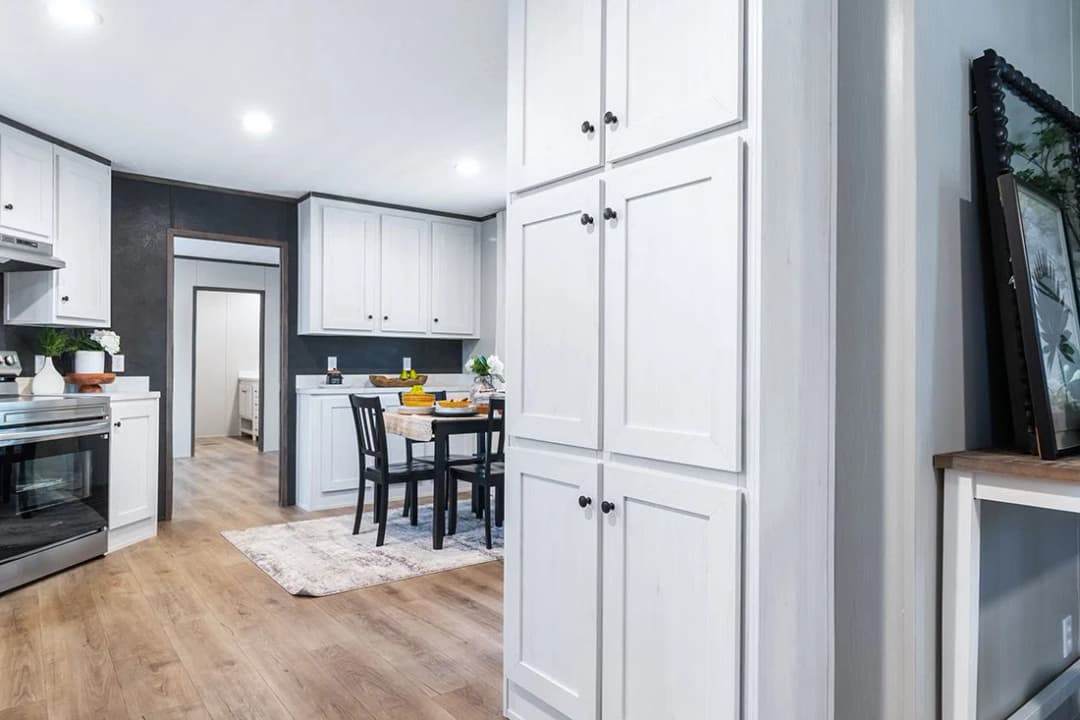Select 16723f interior home features