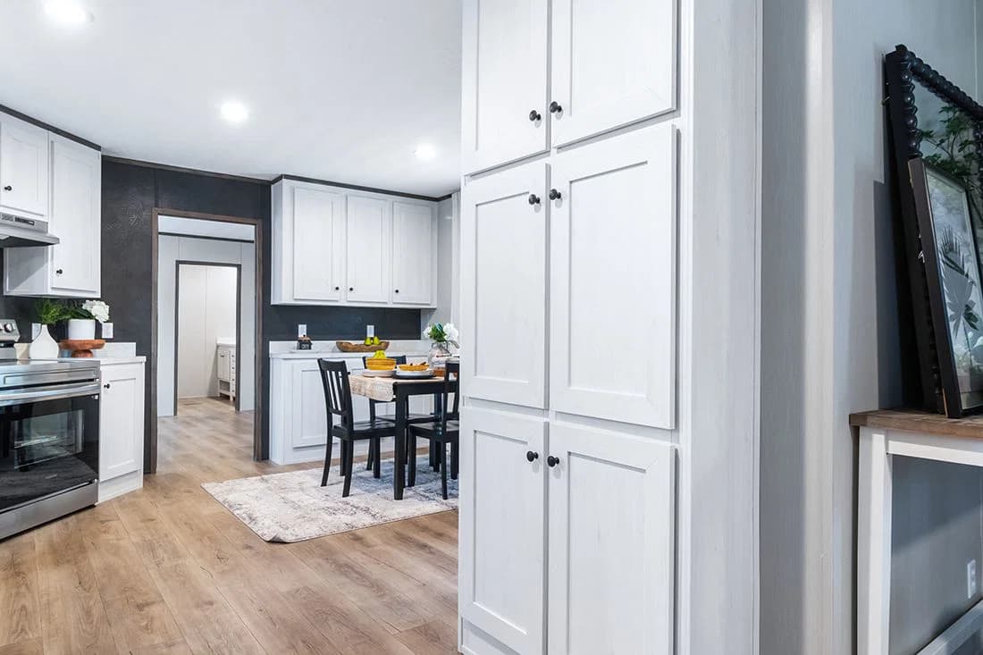 Select 16723f interior home features
