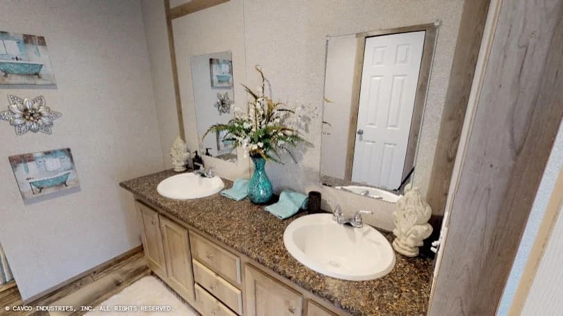 Northface bathroom home features