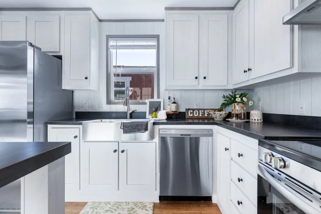 Anniversary 16763i kitchen home features