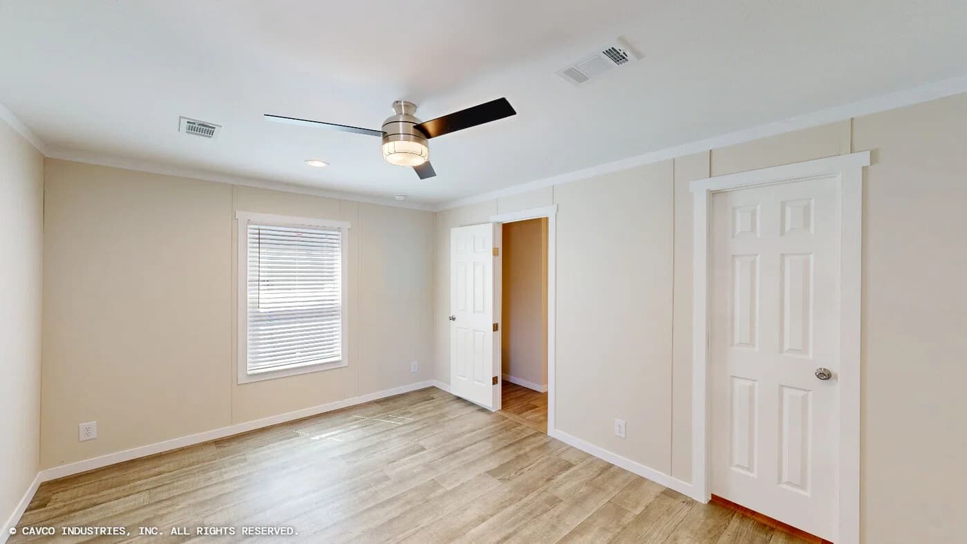 Overlook bedroom home features