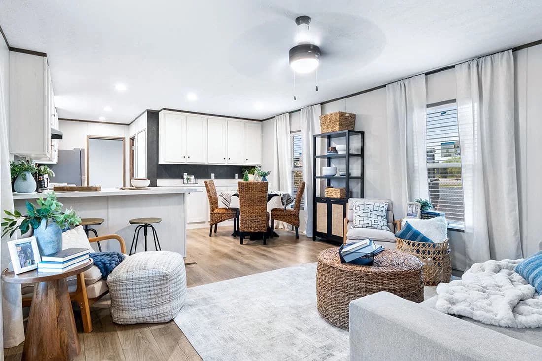 Select 16723a interior home features