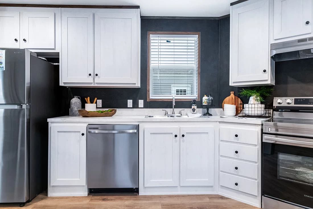 Select 16723f kitchen home features