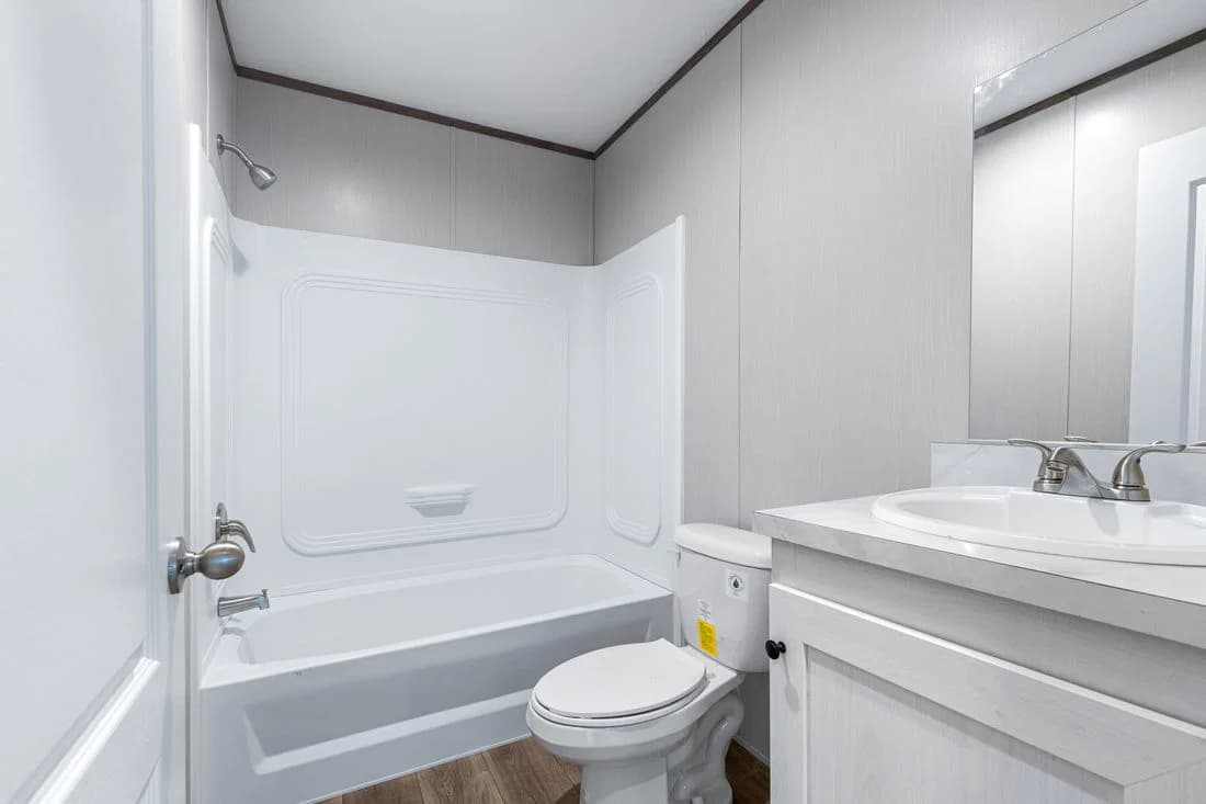 Homestead 16683a bathroom home features