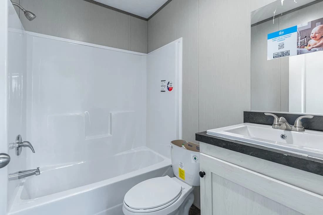 Resolution 16763h bathroom home features