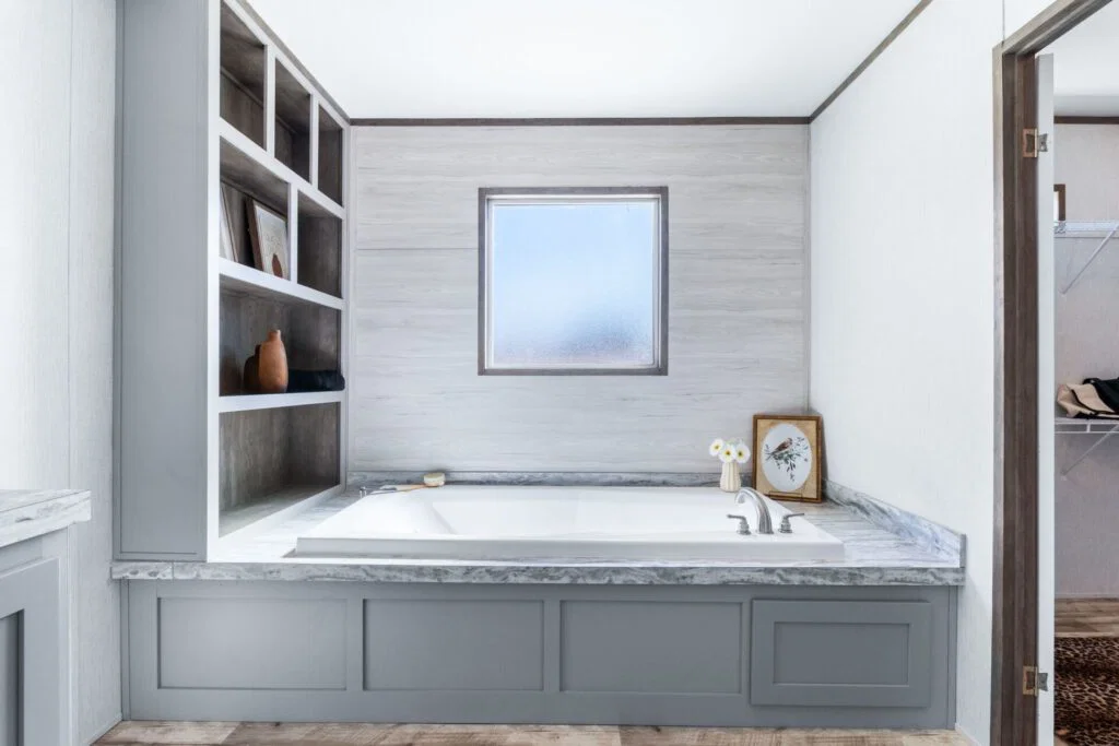 Hogan bathroom home features