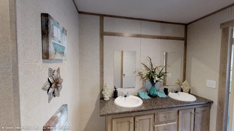 Northface bathroom home features