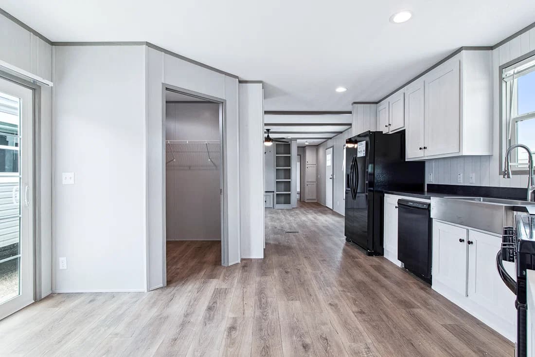 Anniversary 16682f kitchen home features