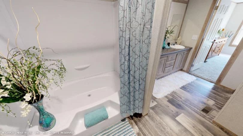 Northface bathroom home features