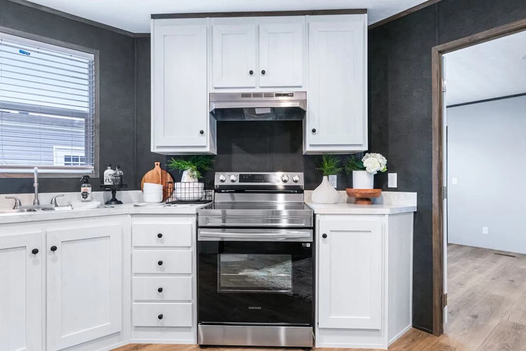 Select 16723f kitchen home features