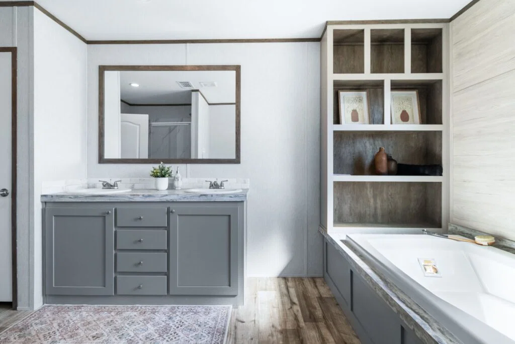 Hogan bathroom home features