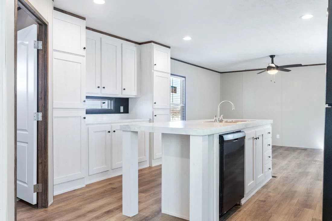 Select 16722s interior home features