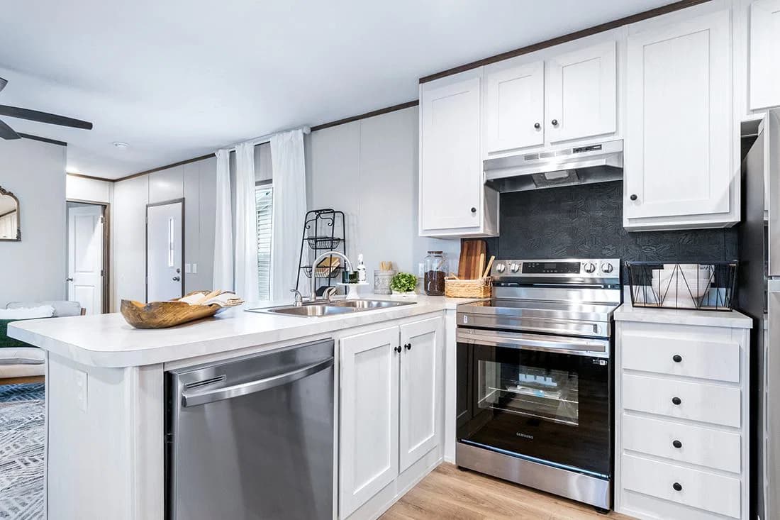 Select 16562a kitchen home features