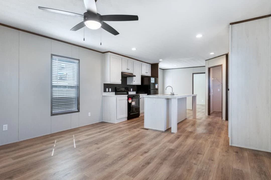 Select 16722s interior home features