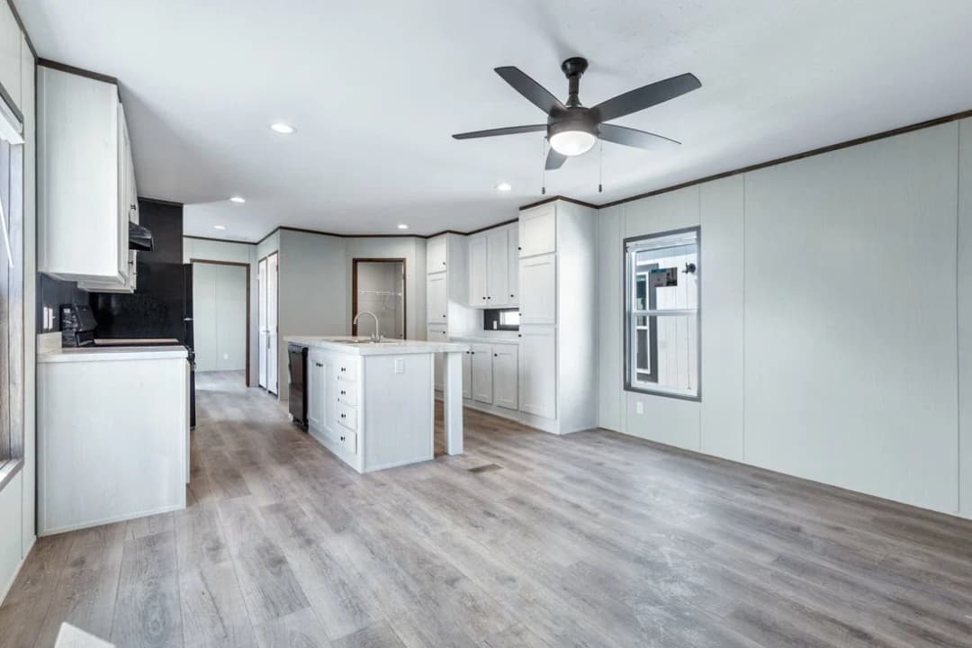 Select 16602s interior home features