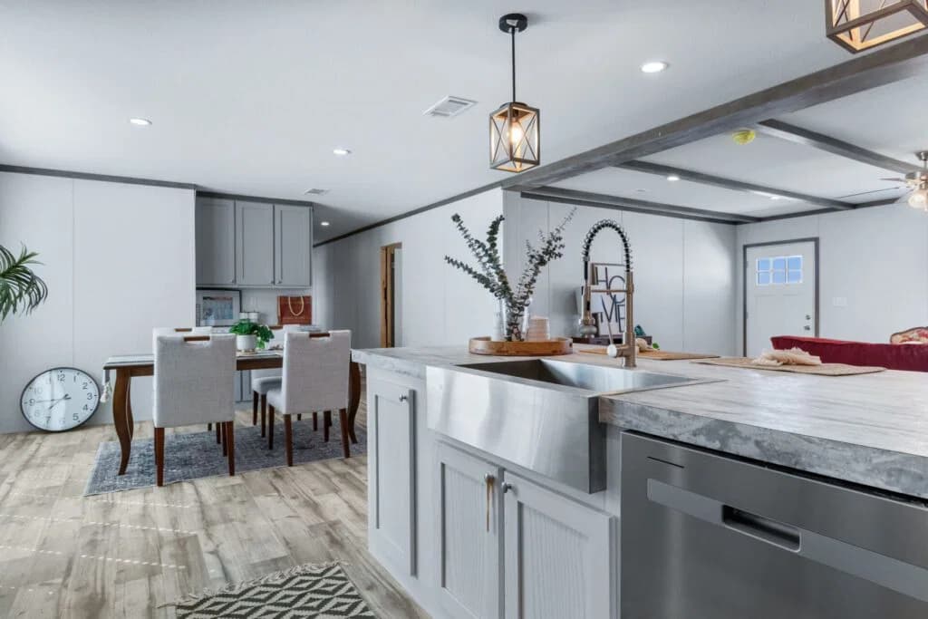 Hogan kitchen home features