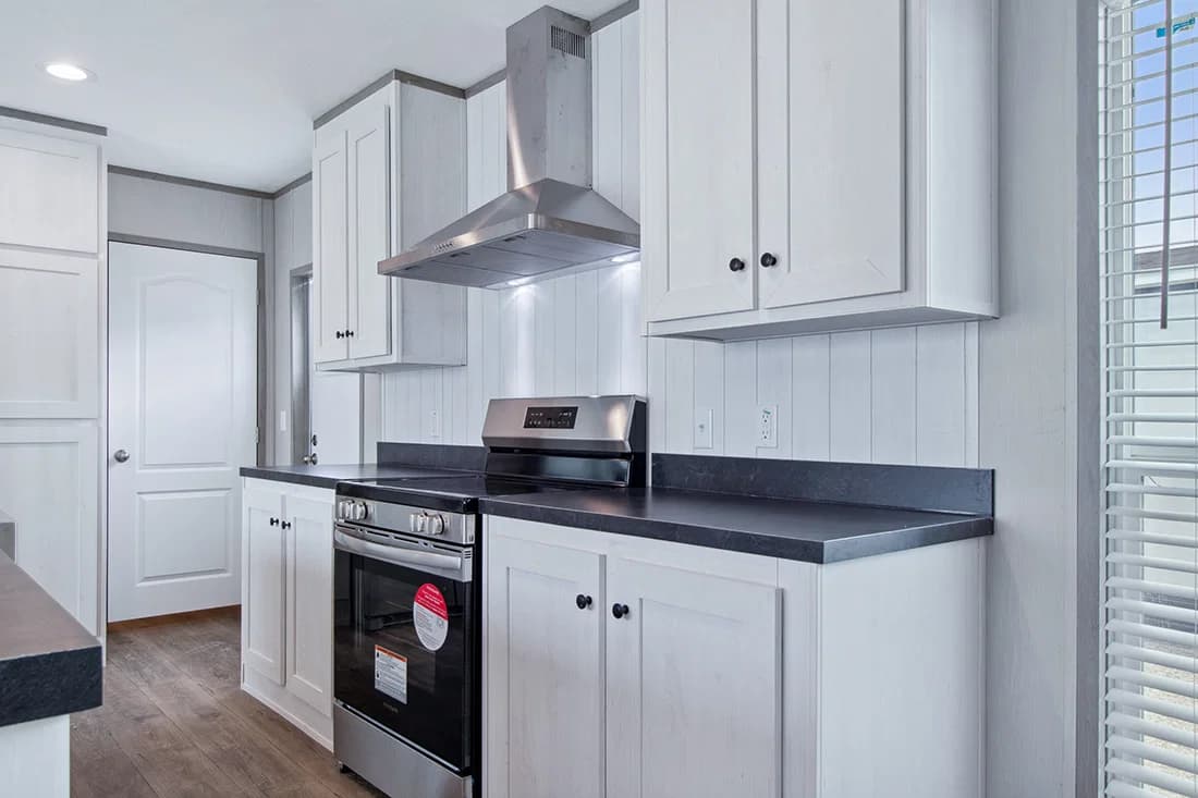 Resolution 16682x kitchen home features