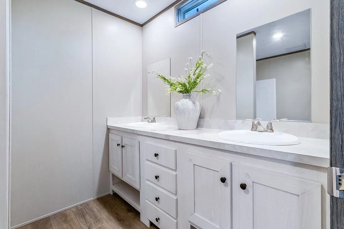 Select 16723f bathroom home features
