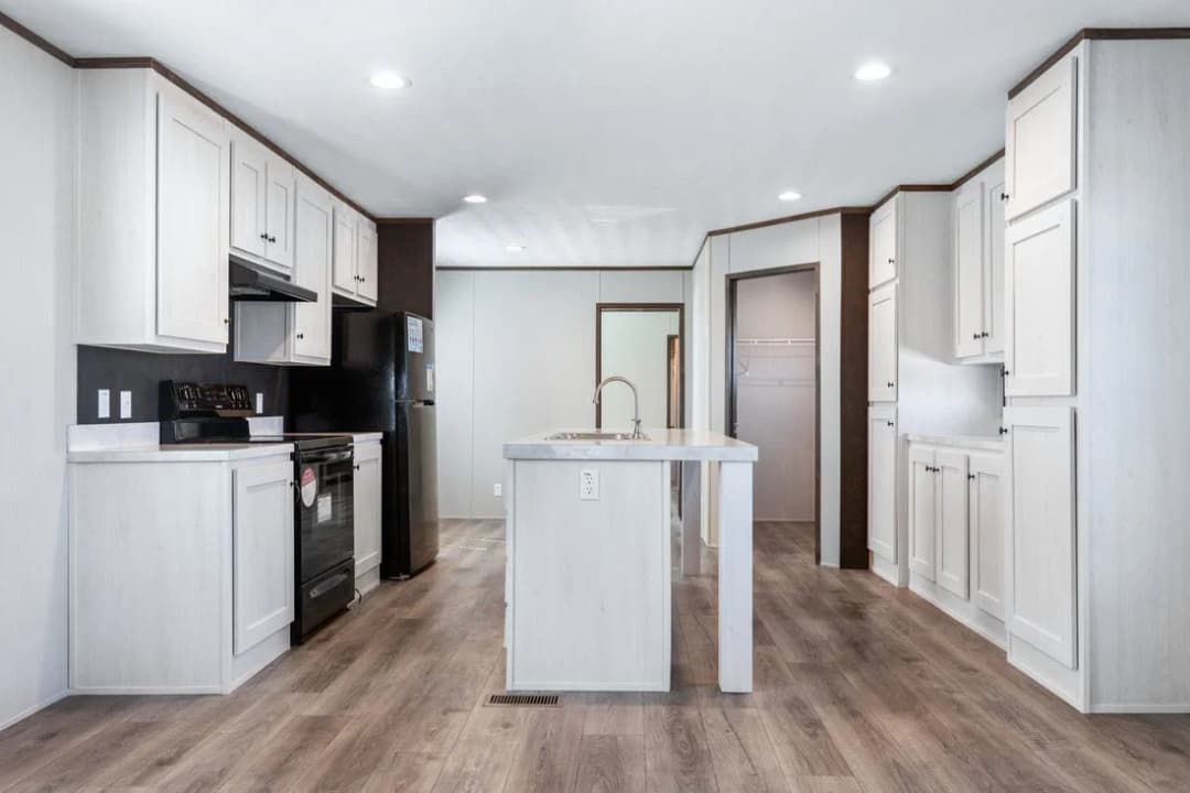 Select 16722s kitchen home features