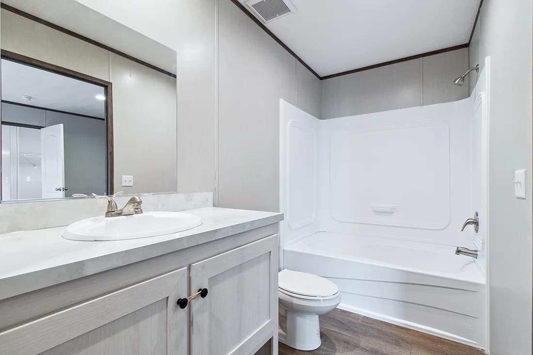 Homestead 16562a bathroom home features