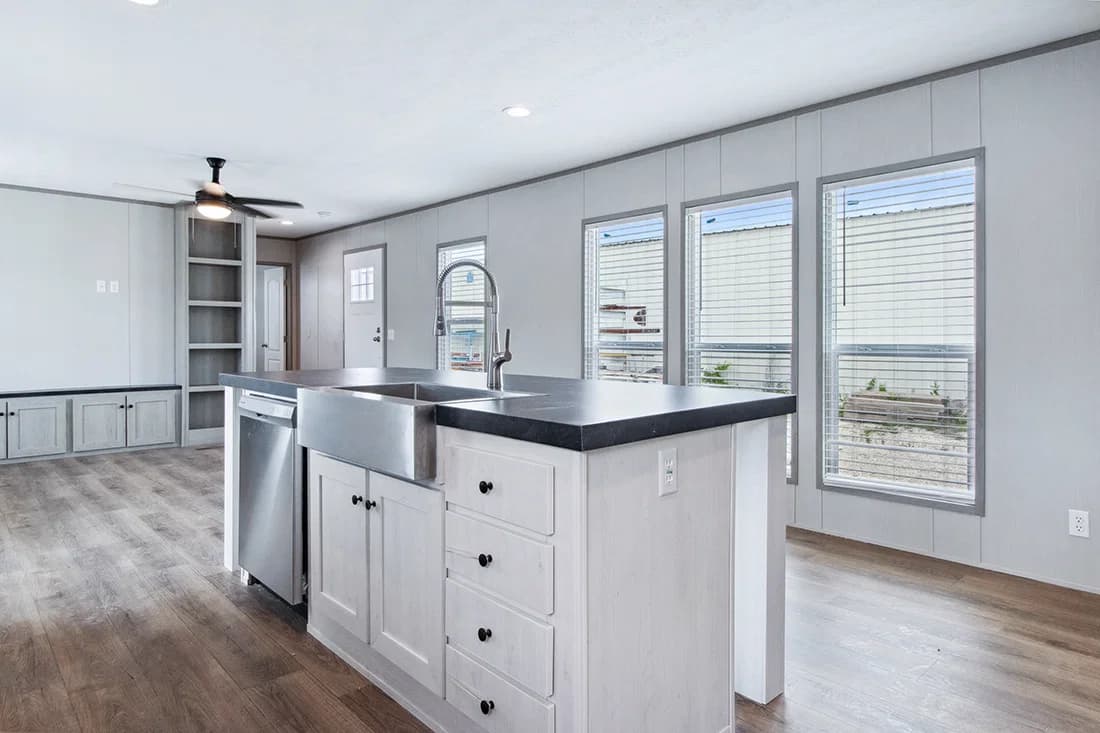 Resolution 16682x kitchen home features