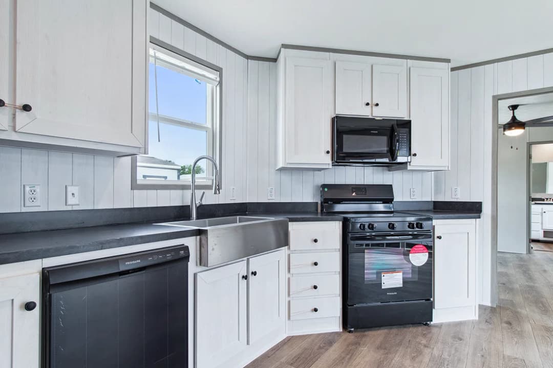 Anniversary 16682f kitchen home features