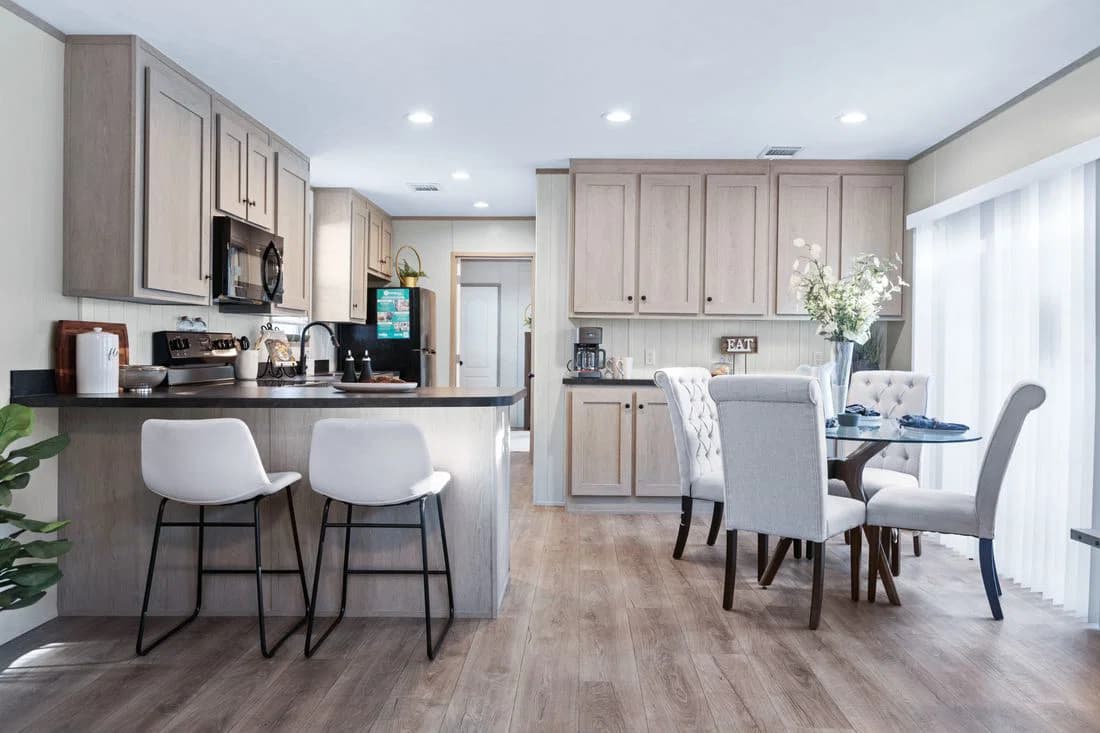 Anniversary 16763a interior home features