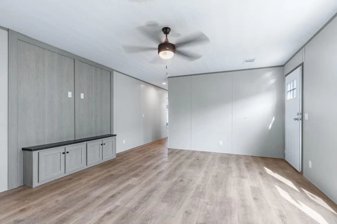Resolution 16763h interior home features