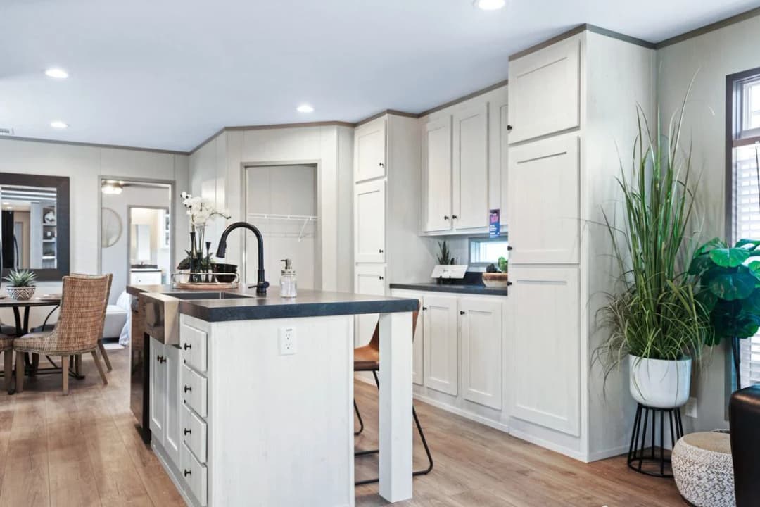 Anniversary 16763s kitchen home features