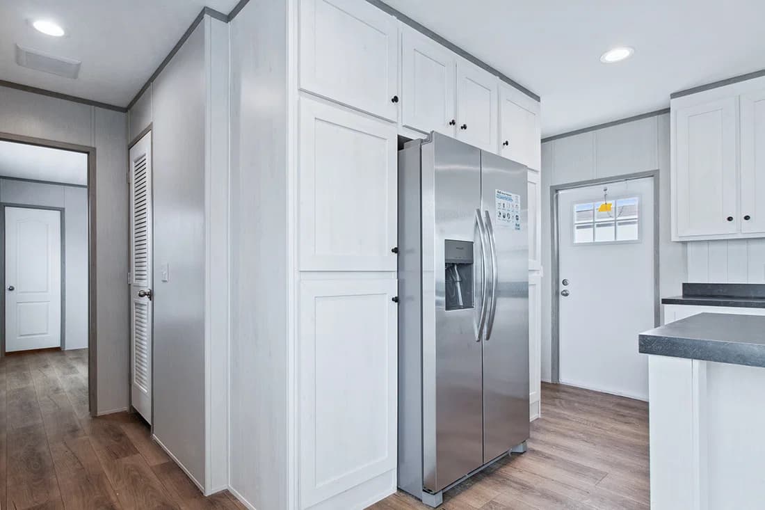 Resolution 16682x kitchen home features