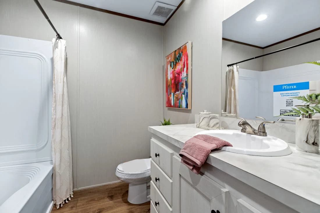 Homestead 16763a bathroom home features