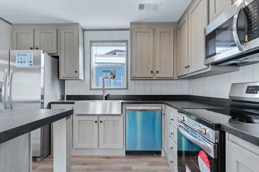 Resolution 16763h kitchen home features