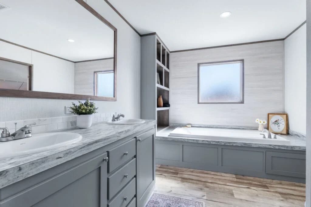 Hogan bathroom home features