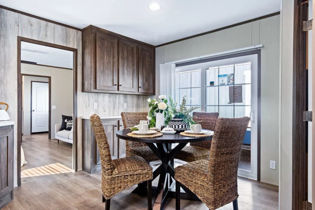 Anniversary 16763f interior home features