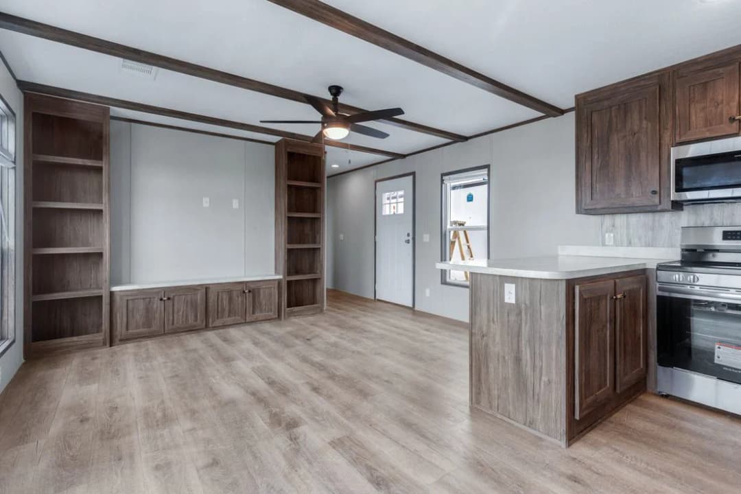 Anniversary 16683b interior home features