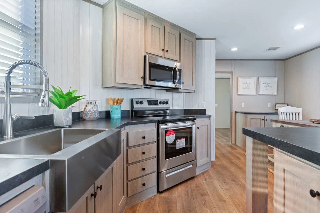 Resolution 16763j kitchen home features