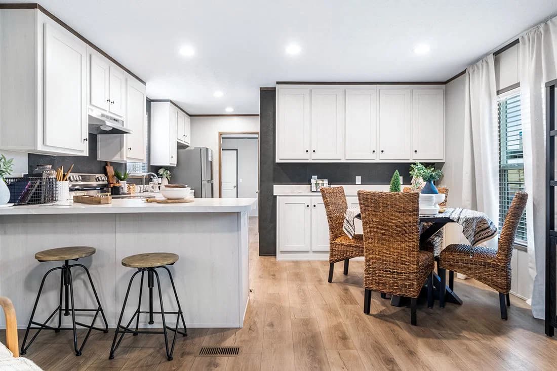 Select 16723a kitchen home features