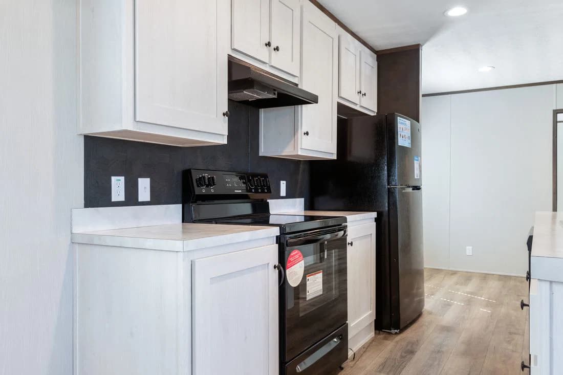 Select 16722s kitchen home features